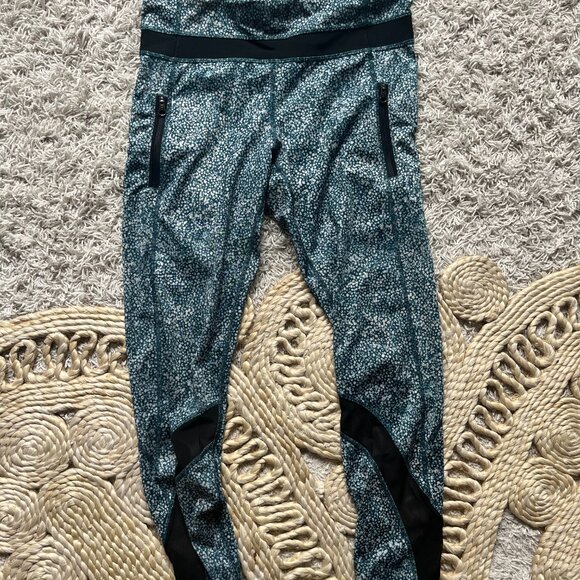 lululemon Inspire Tight II - Pebble Parfait - Picture 5 of 5